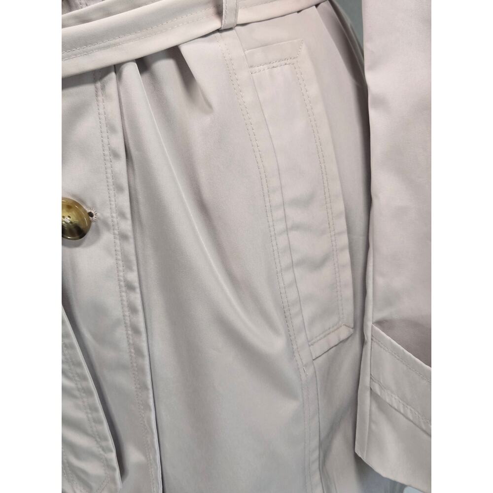 London Fog Women's Water Resistant Belted Cream Color Trench Coat. Size Medium - Picture 10 of 13